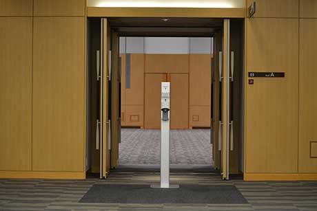 東京ミッドタウン ホール&カンファレンス 支配人 根本慎吾様